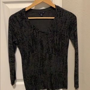 Gap sweater